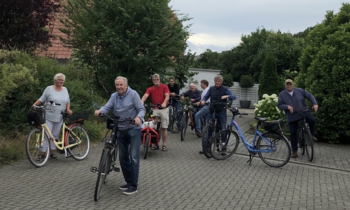 Der Rat der Gemeinde Veltheim unterwegs.