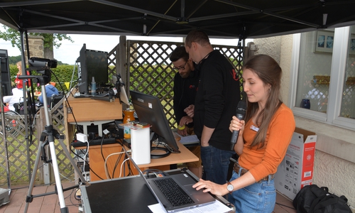 Sie sorgten für den technischen Ablauf, die Online-Kommentare und den Chat (von rechts): Anna-Lena Lohse, Dirk Flemmig und Randy Otto. 