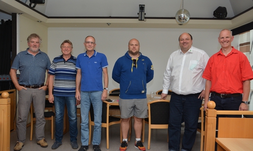 Sie leiten die Geschicke der Regionalliga-Mannschaft im MTV Wolfenbüttel. Zum neuen Beirat gehören (von links): Frank Wöstmann (Verträge, Pressearbeit), Burkhard Frahm (Sponsoren), Wolfgang Kück (Kontakte DBB und Liga), Maxim Hoffmann (Verträge, Teambetreuer), Beirats-Vorsitzender Hans-Werner Kuska (Finanzen, Sponsoren) und Joachim Bößmann (Teambetreuer, Heimspiel-Organisation). Es fehlen Jochen Veit (Sponsoren) und Michael Jassmann (Steuerfragen). Klaus Dünwald gehört als hauptamtlicher MTV-Vereinsvorsitzender zum Beirat. 
