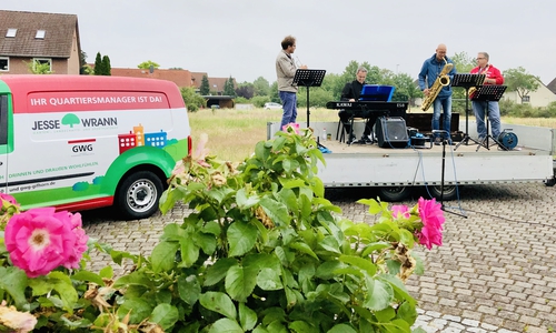 Die Band groovt sich ein.
