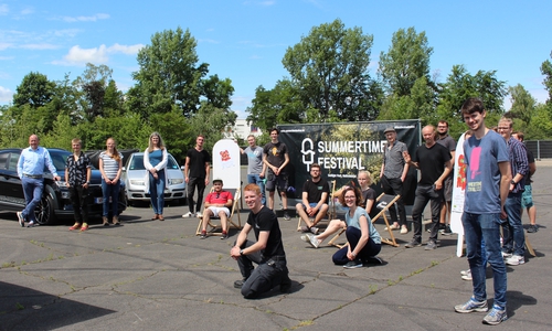 Das Team des Carantäne-Festivals freut sich zusammen mit den Sponsoren schon auf die Besucher.