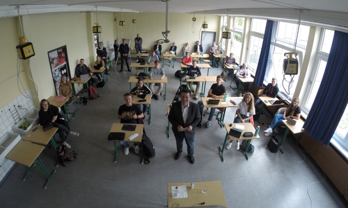 Hubertus Heil besuchte den hybriden Unterricht am Gymnasium am Silberkamp.