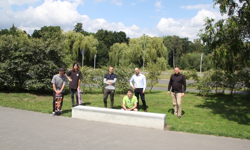 Das neue Curb im Skatepark im Allerpark ist dem Engagement jugendlicher Skater zu verdanken.