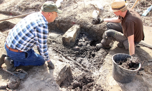 Archäologen bei der Arbeit. 