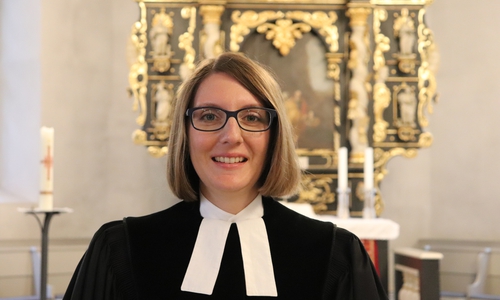 Eva Bartkowski tritt in Edemissen ihre erste Pfarrstelle an. In Edemissen will sie nun auch das Reiten lernen.