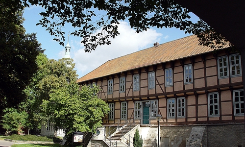 Sommer vor der Schlosstreppe. 