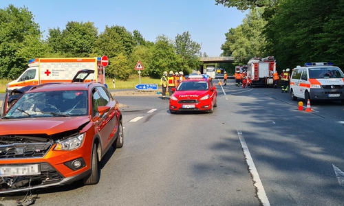 Die L495 war für die Dauer des Einsatzes voll gesperrt worden. 