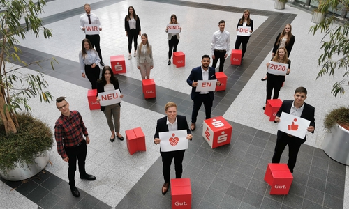 Die neuen Auszubildenden der Sparkasse Hildesheim Goslar Peine. Die Jahresazubis fehlen auf diesem Gruppenfoto - coronabedingt.