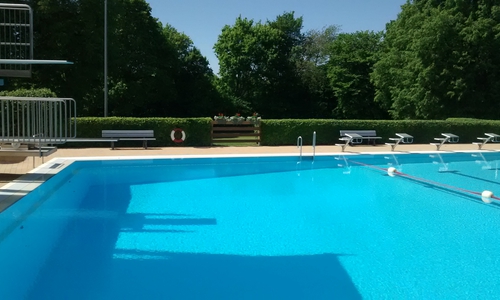 Blick aufs Freibad.