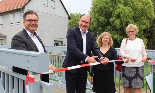 Wolfgang Langer, Bürgermeister Braunlage, Seesens Bürgermeister Erik Homann, Carolin Blaumann (LEADER-Region Westharz) sowie Britta Schweigel, Bürgermeisterin von Clausthal-Zellerfeld. 