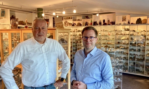 Glier und Haack bei der Besichtigung der Mineraliensammlung.