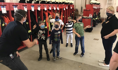 Der erste Dienst des Feuerwehrnachwuchses.