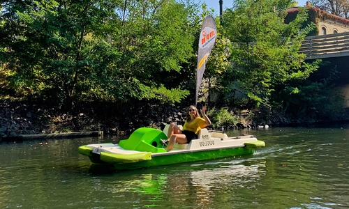 Doro will 89 Kilometer auf dem Tretboot entlang der Oker fahren.