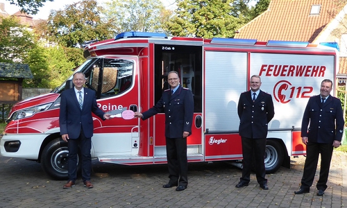 Bürgermeister Klaus Saemann, Ortsbrandmeister Heiko Kulhawy, Stellvertretender Ortsbrandmeister Stefan Ebert, Stadtbrandmeister Norbert Czyrnik.