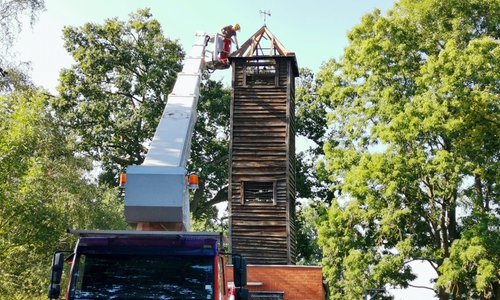 Mit den Abrissarbeiten des Turmes wurde am heutigen Dienstag begonnen.