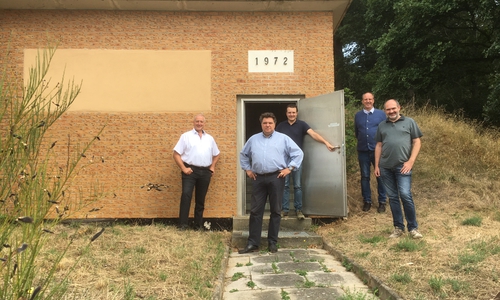Vor dem alten Hochbehälter. Von links: Frank Oesterhelweg, Uwe Schäfer, Jörn Alpers, Andreas Memmert und Svens Volkers.