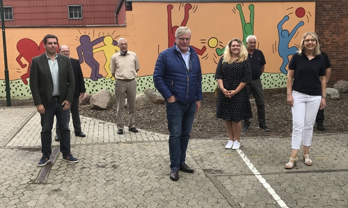 Der CDU-Landesvorsitzende Dr. Bernd Althusmann (Mitte) in Bortfeld mit (v.l.) den Abgeordneten Veronika Koch MdL, Christoph Plett MdL, Oliver Schatta MdL und Ingrid Pahlmann MdB.