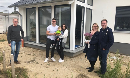 Von links: Peter Emmerich, Familie Schäfer, Eva und Adrian Haack