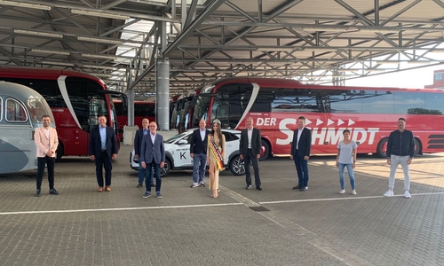 Erkan Demir (MGO Modelagentur), Ingolf Senking (radiologie.zentrum.nordharz), Michael Heimbs (Heimbs Consult), Harald Borm (Erdbrink & Vehmeyer), Holger Bormann (Autohaus Gebr. Bormann), Philline Dubiel-Hahn (Miss Deutschland und Top Model Deutschland), Philipp Cantauw (Reisebüro Schmidt), Dirk Tesch (Möbelhof Adersheim), Helene Tomerius und Markus Urlaub (Dermaroller) (v. li.).
