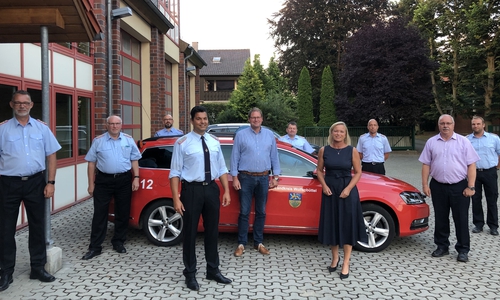 (Von links): Marcus Peters – Gemeindebrandmeister Cremlingen, Hans-Friedrich Thiemann – Gemeindebrandmeister Elm-Asse, Florian Graf – Abschnittsbrandmeister Brandabschnitt West 4, Tobias Thurau – Kreisbrandmeister, Marcus Bosse – MdL, Detlef Hoyer – Gemeindebrandmeister Sickte, Dunja Kreiser – MdL, Marco Dickhut – Stellvertretender Stadtbrandmeister, Rüdiger Kauroff – MdL und Daniel Zalesinski – Gemeindebrandmeister Schladen-Werla.
