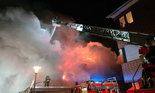 In Fallersleben kam es am Freitagabend zu einem Großbrand.