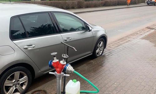 Erneut musste eine Ölspur beseitigt werden.