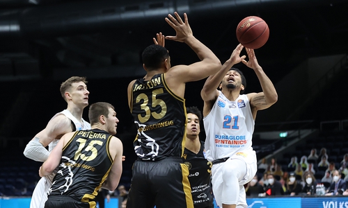 Die Basketball Löwen, hier im Spiel gegen den Mitteldeutschen Basketball Club, mussten gegen Hamburg auf eine Revanche verzichten.