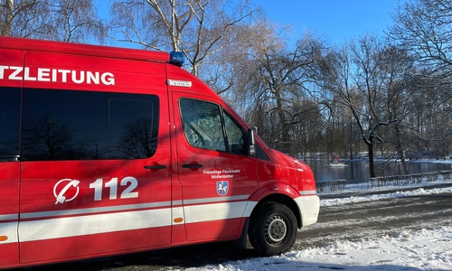 Die Feuerwehr am Stadtgraben.