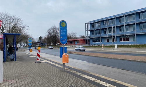 An der Bushaltestelle am Hüttenring wird derzeit gebaut.