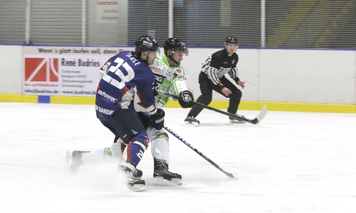 Die Icefighters gingen in Sande mit 9:3 unter.