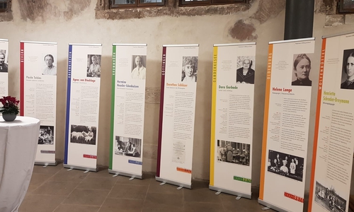 Bis morgen läuft die Ausstellung frauenOrte noch im Museum im Schloss.