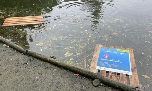 Dieses Schicksal ereilte viele der Plakate für das digitale Stadtgrabenfest. 