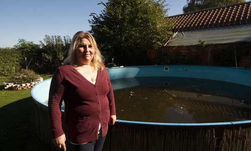 Gabriela Winter stellte ihren Pool als Wasser-Zwischenlager zur Verfügung