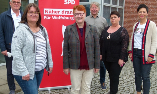 (von links) Ralf Krüger, Iris Schubert, Dr. Christa Westphal-Schmidt, Hans-Georg Bachmann und Kerstin Struth wurden jetzt während der Klausurtagung der SPD-Ratsfraktion in den Fraktionsvorstand gewählt. SPD-Unterbezirks-Vorsitzende Immacolata Glosemeyer (rechts) verstärkt kraft Amtes die Vorstandssitzungen.