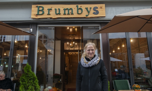 Silke Paul betreibt das Restaurant Brumbys gegenüber der Kaiserpassage in Goslar.