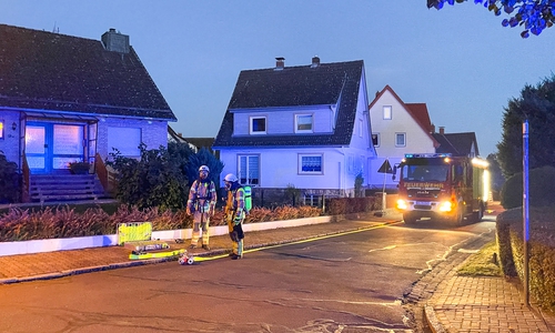 Die Feuerwehr im Einsatz in Bündheim. 