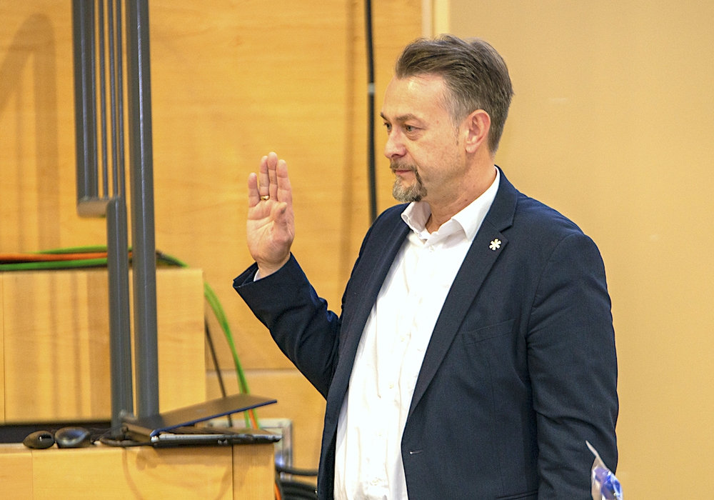 Wolfenbüttels neuer Bürgermeister Ivica Lukanic legte am Mittwochabend seinen Amtseid ab.