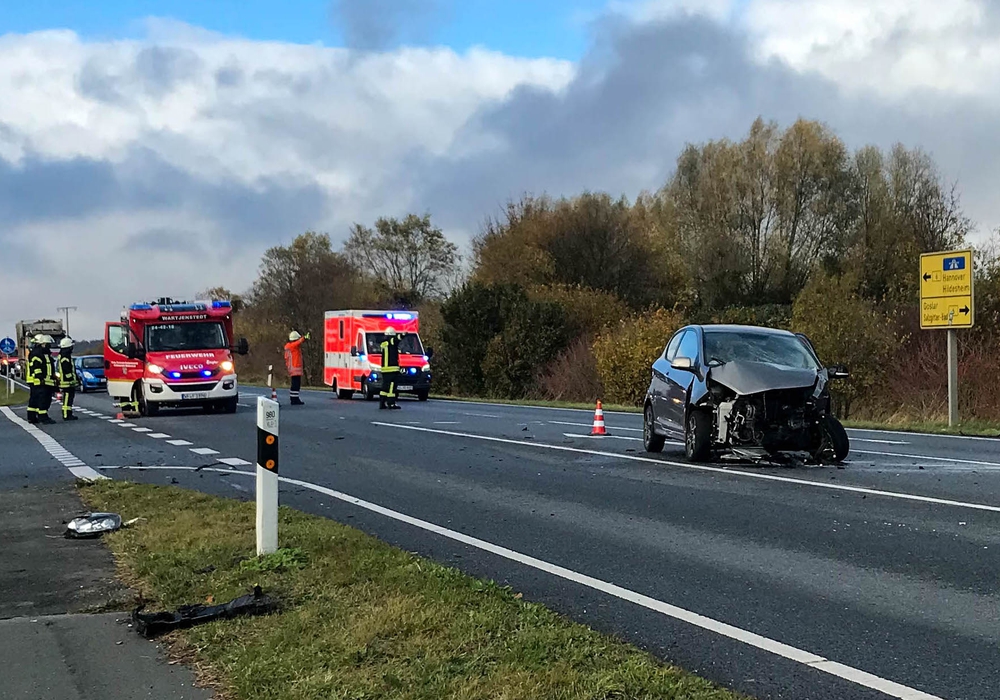 Unfall Auf Der B6: Zwei Autos Stoßen Frontal Zusammen | RegionalHeute.de