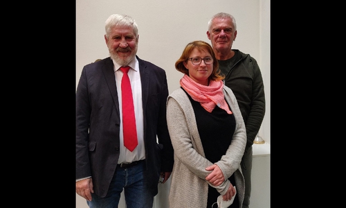 Der Bezirksbürgermeister Ulrich Volkmann (links) neben seinen gleichberechtigten Stellvertretern Lea Weigand und Uwe Ohlhafer.