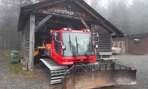 Am vergangenen Montag, 15. November, haben die Städtischen Betriebe Braunlage die Loipenspurgeräte zu den Stützpunkten Sonnenberg und Torfhaus gebracht.