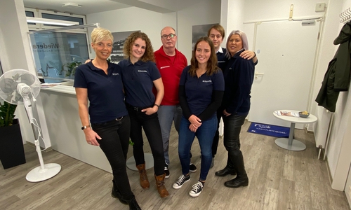 Das Team der Wiederaufbau in Goslar arbeitet nun in frisch renovierten Büros.