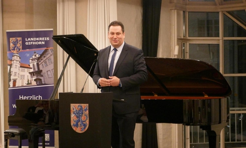 Antrittsrede: Landrat Tobias Heilmann dankte seiner Familie und gab einen Ausblick auf seine Arbeit an der Spitze der Kreisverwaltung.