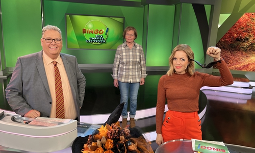 Nach der Live-Sendung gab es noch ein Erinnerungs-Foto mit den Moderatoren Michael Thürnau und Jule Gölsdorf. 