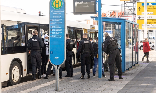 Polizei und Ordnungsamt kontrollierten den ÖPNV.