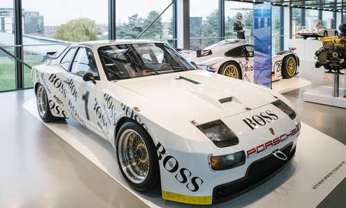Die Fahrzeuge sind Leihgaben des Porsche Museums.