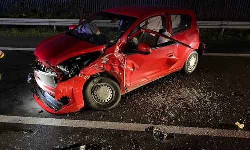 Beide Autos wurden erheblich beschädigt.