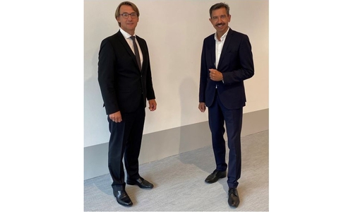 Staffelübergabe bei den Harzwasserwerken: Karsten Specht (l.) übernimmt die Funktion des Aufsichtsratsvorsitzenden von Dr. Gerd Rappenecker (r.). 