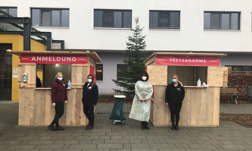 Helios hat sein Testzentrum direkt vor dem Klinikum in Lebenstedt eröffnet.