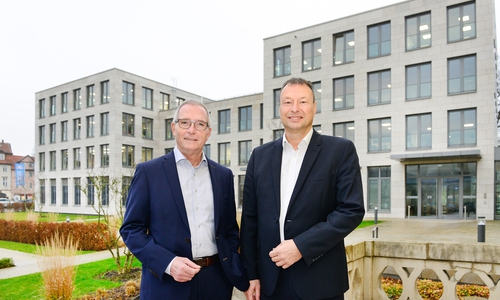  Ernst Gruber und sein Nachfolger als Vorstandssprecher der Wolfenbütteler Volksbank, Thomas Stolper