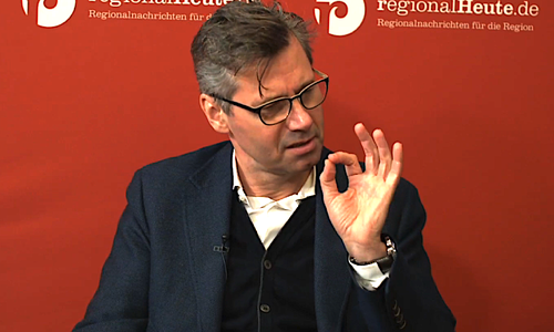 IHK-Präsident Tobias Hoffmann erklärt, welchen Einfluss die IHK hat.